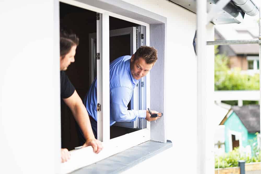 Schadenbesichtigung und Annahme im Kundendienst – schnelle Terminvergabe, fachgerechte Einschätzung und persönliche Betreuung durch Fensterkonzepte Schulze in Köln. Direkt Hilfe bei Fenster- und Türschäden erhalten.