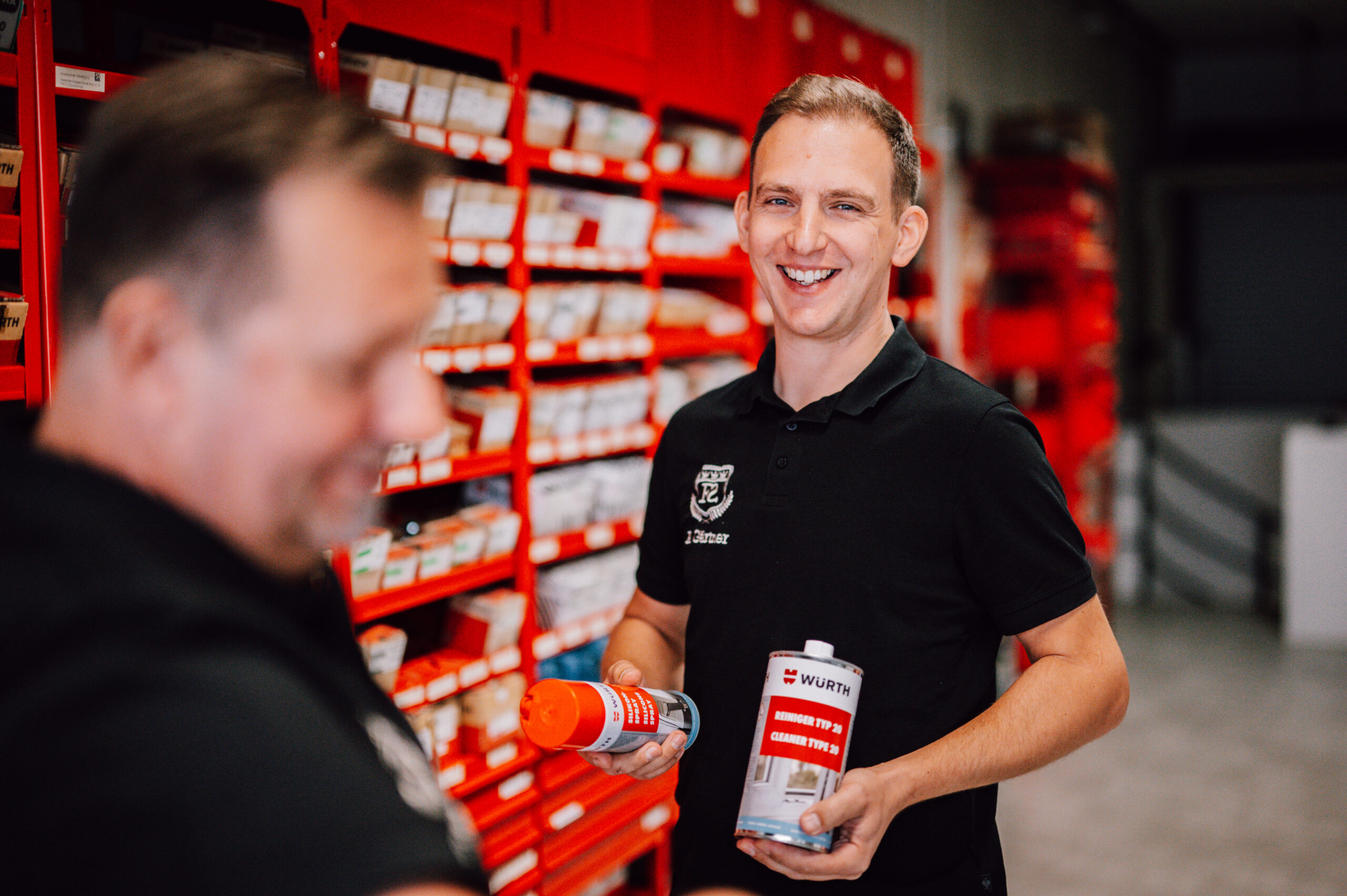Eine hochwertige Haustür oder ein Fenster braucht einen ebenso hochwertigen Einbau. Mit der RAL-Montage sichern Sie: dichte Anschlüsse, optimale Wärmedämmung und bestmögliche Haltbarkeit.