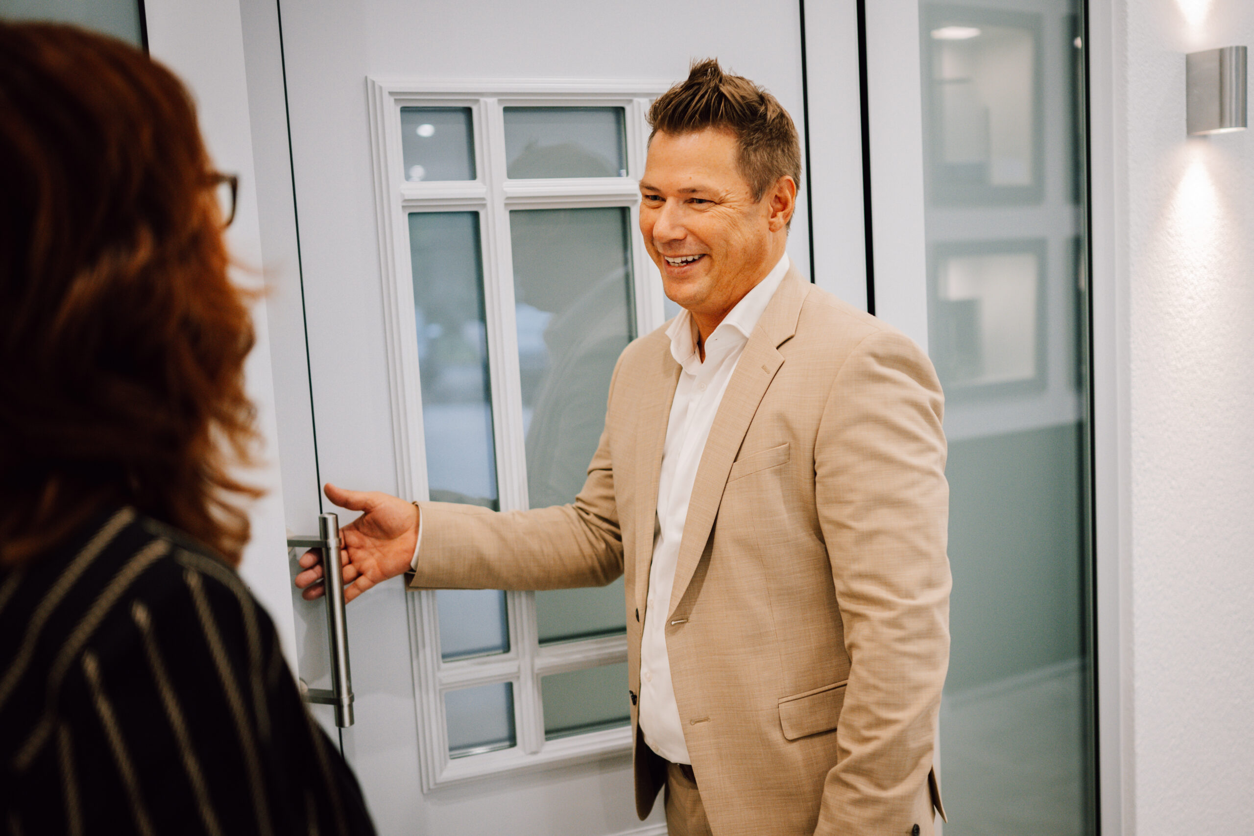Terrassendächer individuell geplant – Schutz vor Sonne und Regen mit stilvollen Lösungen.