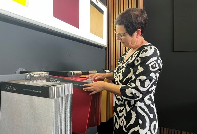 Ausstellung in Köln-Godorf mit vielen Fenster- und Haustürmodellen zum Anfassen und Anschauen.